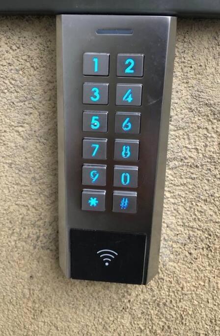 Logement A Brive Avec Terrasse Et Climatisation Pres Du Centre-Ville Et De La Gare - Fibre Internet Et Stationnements Gratuits 外观 照片