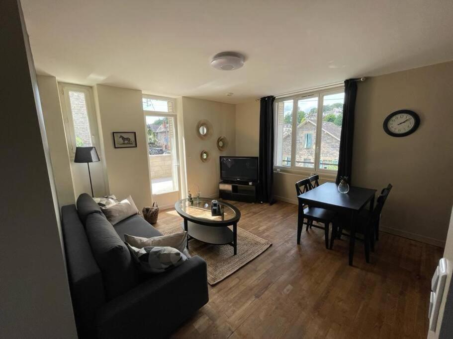 Logement A Brive Avec Terrasse Et Climatisation Pres Du Centre-Ville Et De La Gare - Fibre Internet Et Stationnements Gratuits 外观 照片